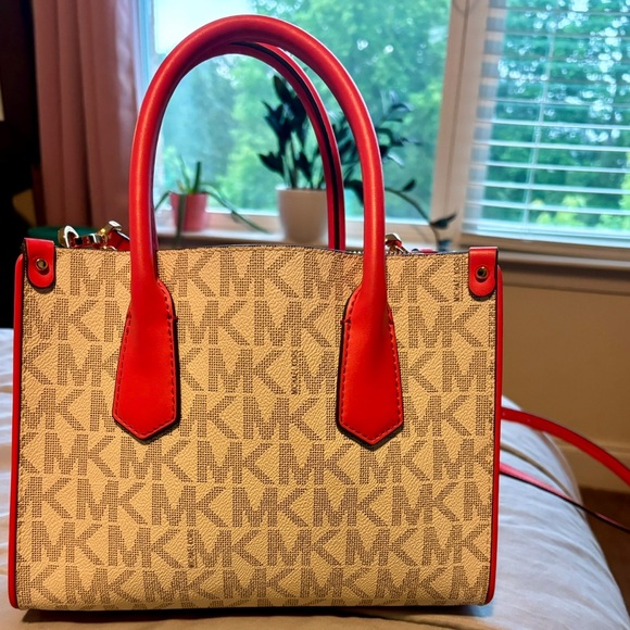 BRAND NEW Michael Kors purse! - Picture 2 of 6
